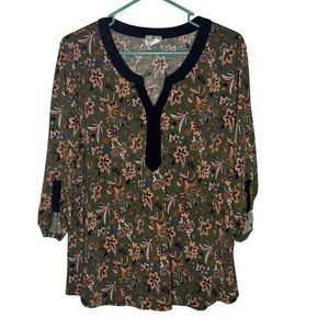 3/$20 Late August Floral 3/4 Sleeve Blouse in Green and Black